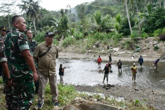 Danrem Untoro Tinjau Lokasi Pembangunan Jembatan Gantung di 3 Wilayah Jajarannya
