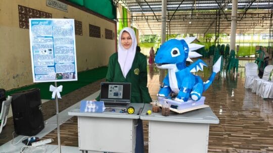 Prestasi Pelajar Tuban, Buat Robot Penyiram Tanaman