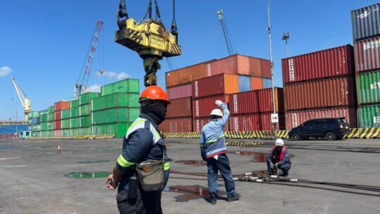 Satu Hari Pasca Insiden Pelindo Pastikan Operasional Jamrud Selatan Kembali Normal