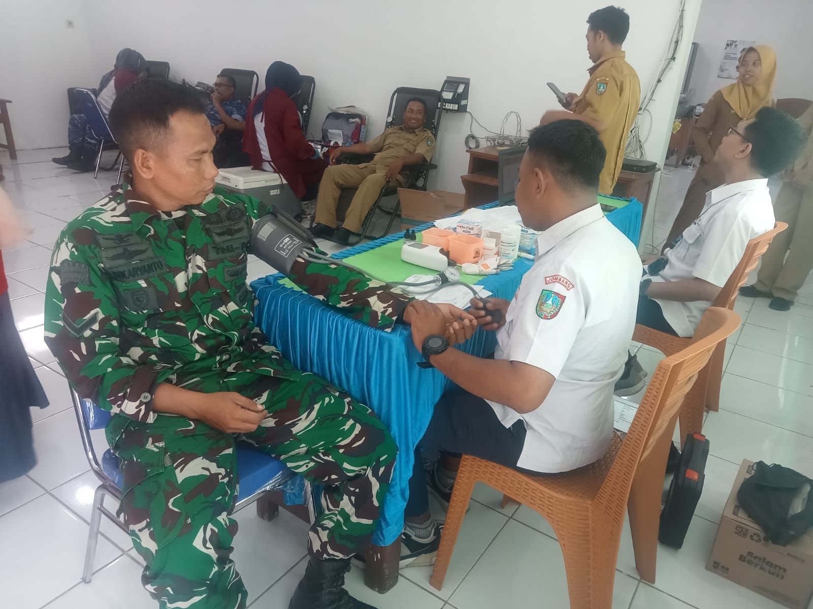 Koramil Kabuh Ikuti Kegiatan Donor Darah di Kantor Kecamatan Kabuh