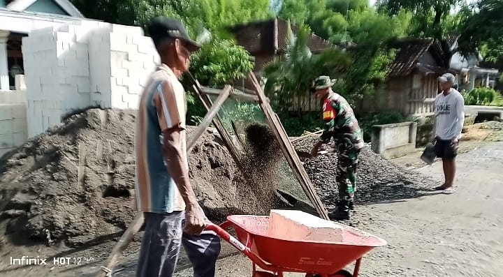 Sertu Supriadi Bantu Pembangunan Rumah Warga Desa Kauman