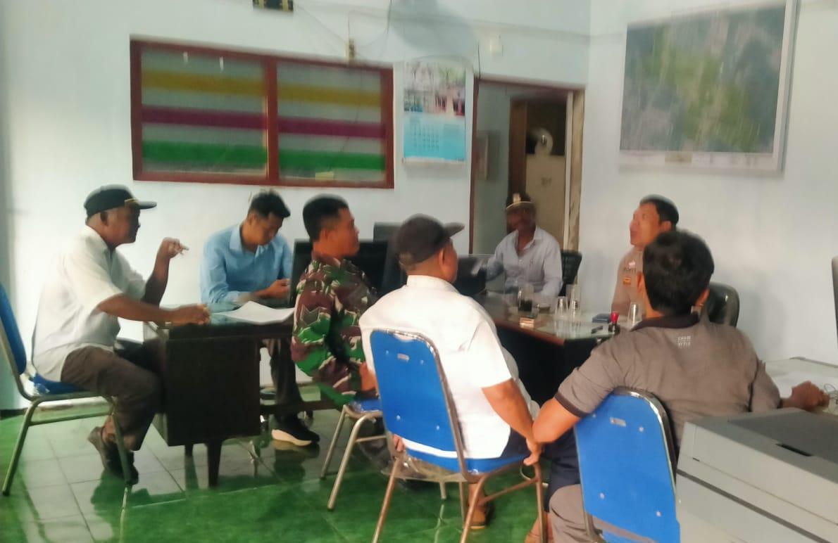 Serma Arifin Sambang Perangkat Desa