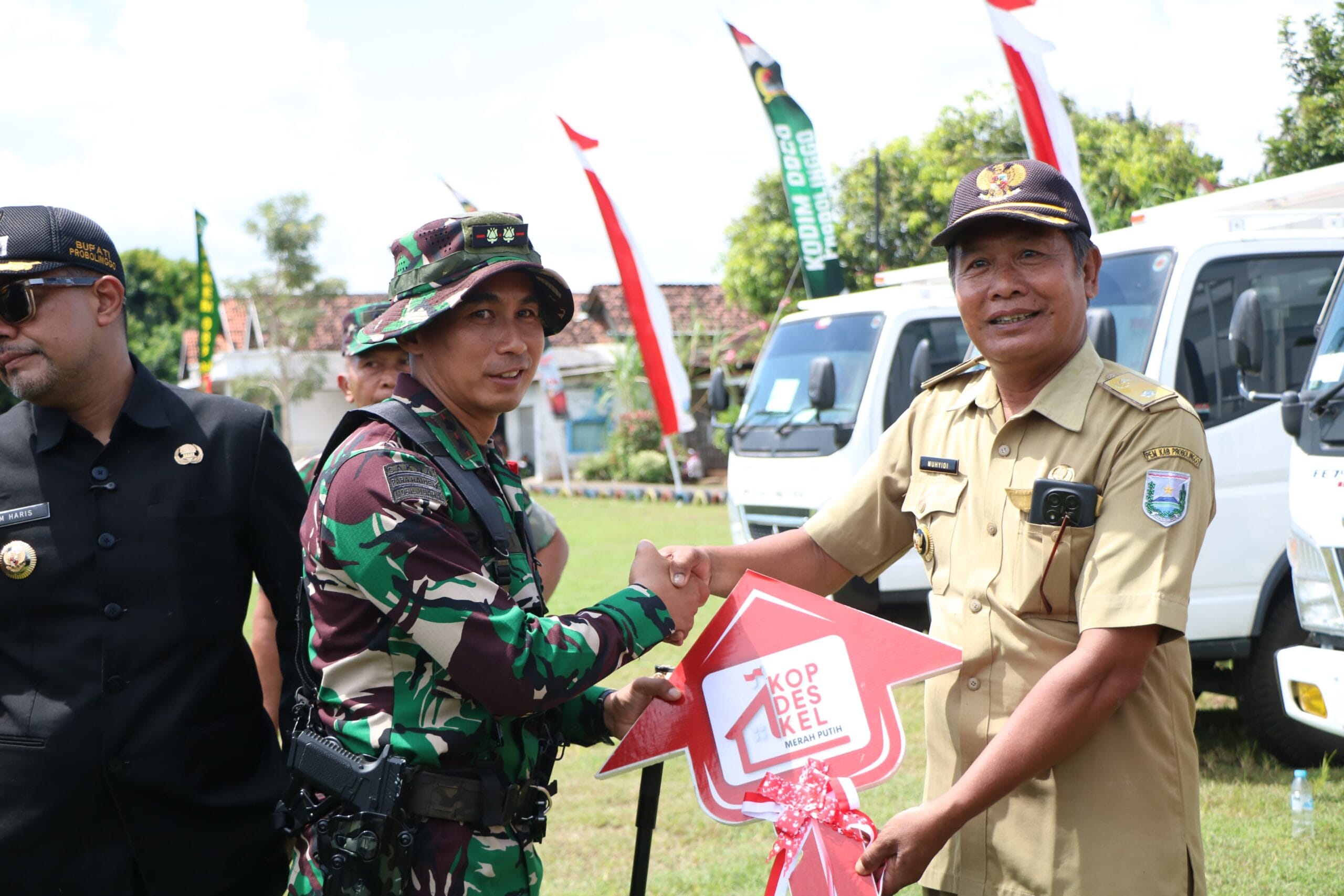 Penyerahan Armada Truk Koperasi Merah Putih, Dukung Perekonomian Desa di Probolinggo