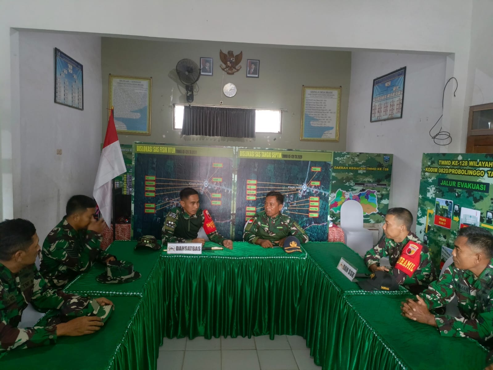 Dandim 0820 Probolinggo Tinjau Posko TMMD Ke-128 di Desa Brabe, Pastikan Target Rampung Sebelum 21 Mei