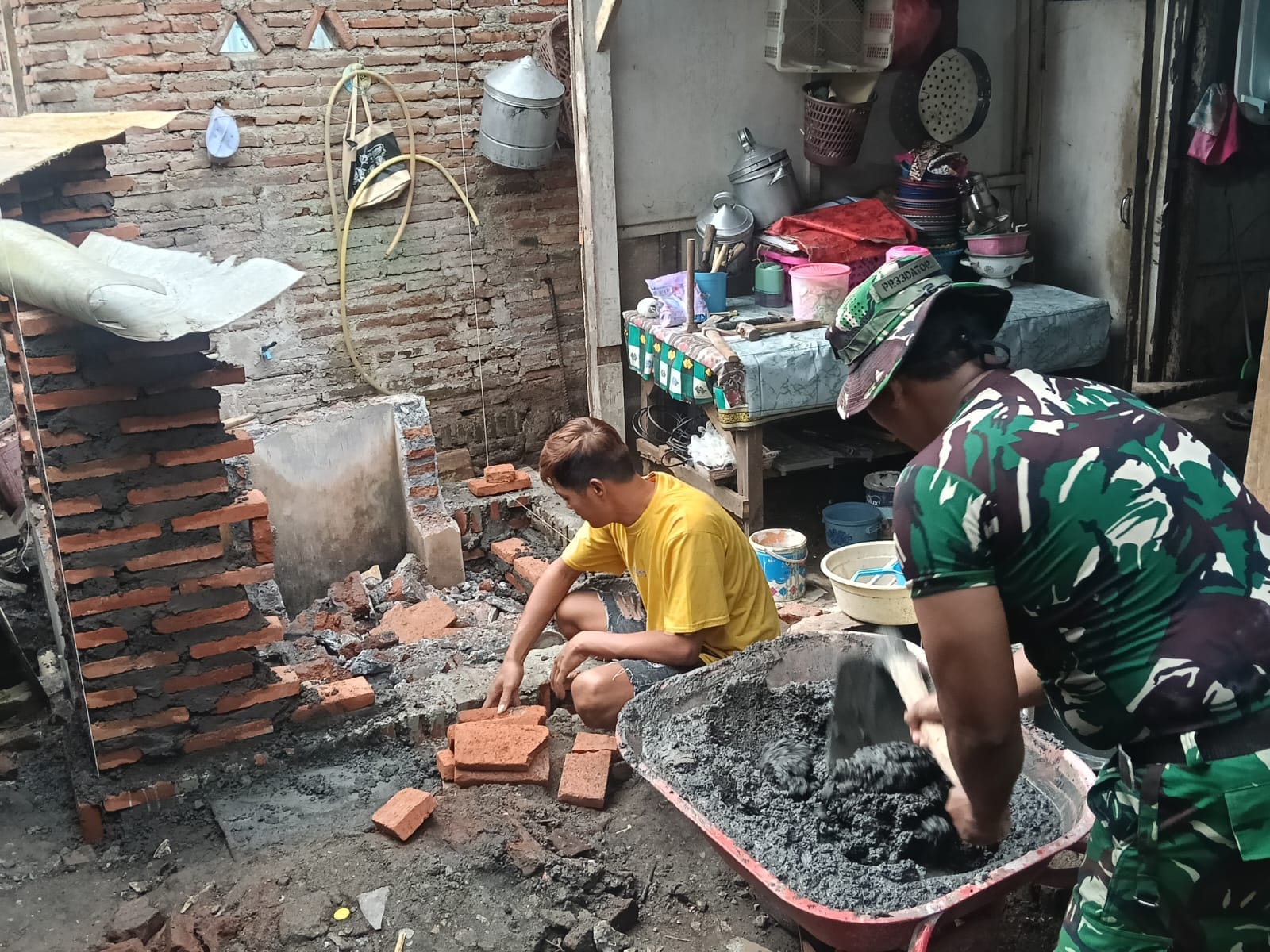 Pembangunan Sanitasi Tariyah di Dusun Sumur Capai 40 Persen, Satgas TMMD Ke-128 Terus Kebut Pekerjaan