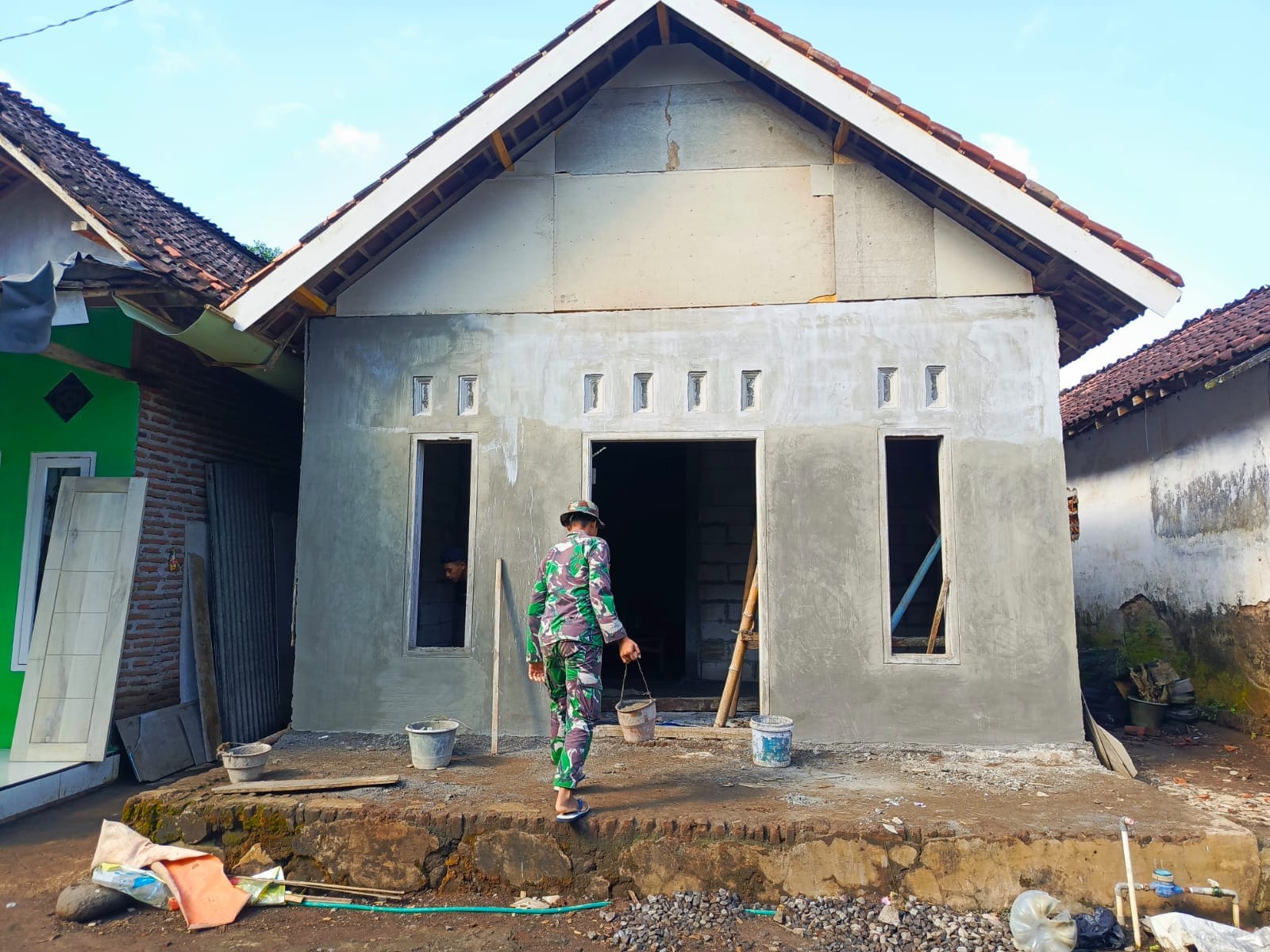 Sasaran Fisik TMMD ke – 128 : Renovasi 10 Unit RLTH di Desa Brabe