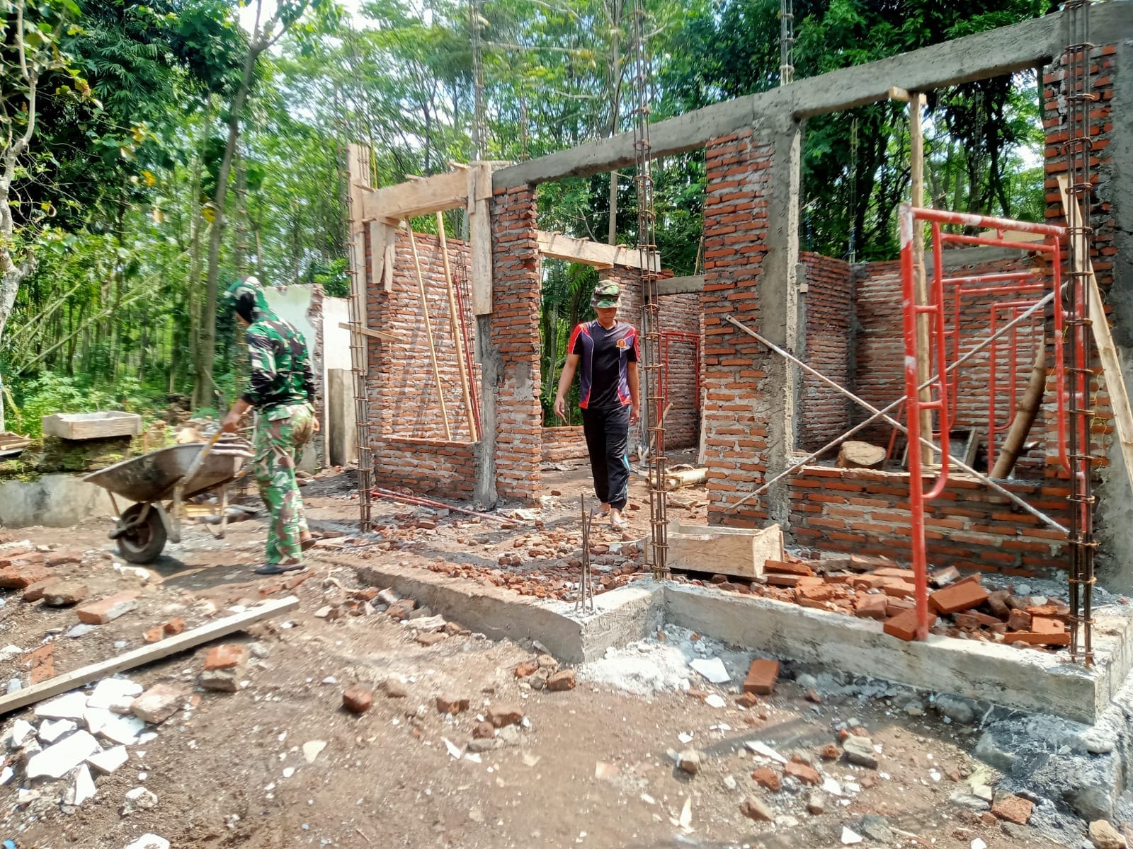 TMMD ke-128 Probolinggo, Bangun Musholla Baiturrahman di Dusun Ledok Desa Brabe, Progres Capai 40 Persen