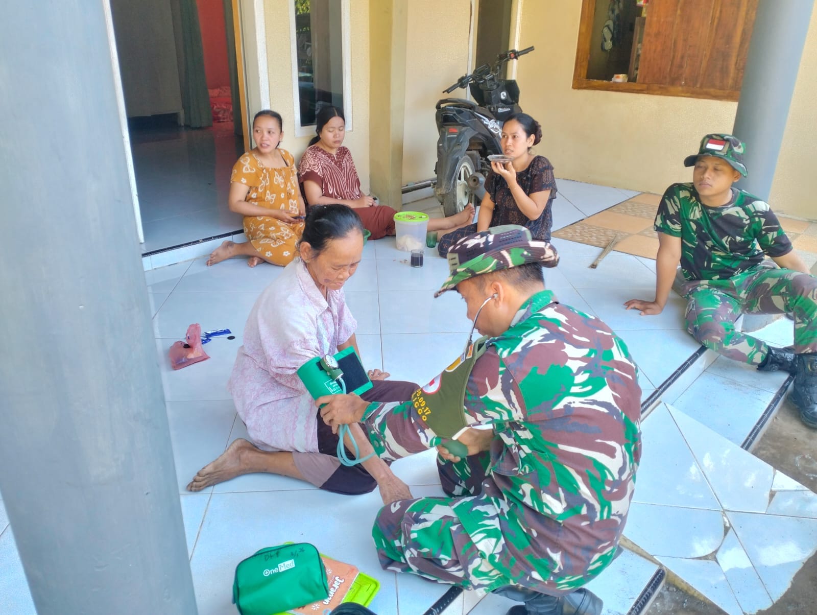 Satgas TMMD Ke-128 Gelar Komsos dan Pemeriksaan Kesehatan Gratis untuk Warga Dusun Klagin