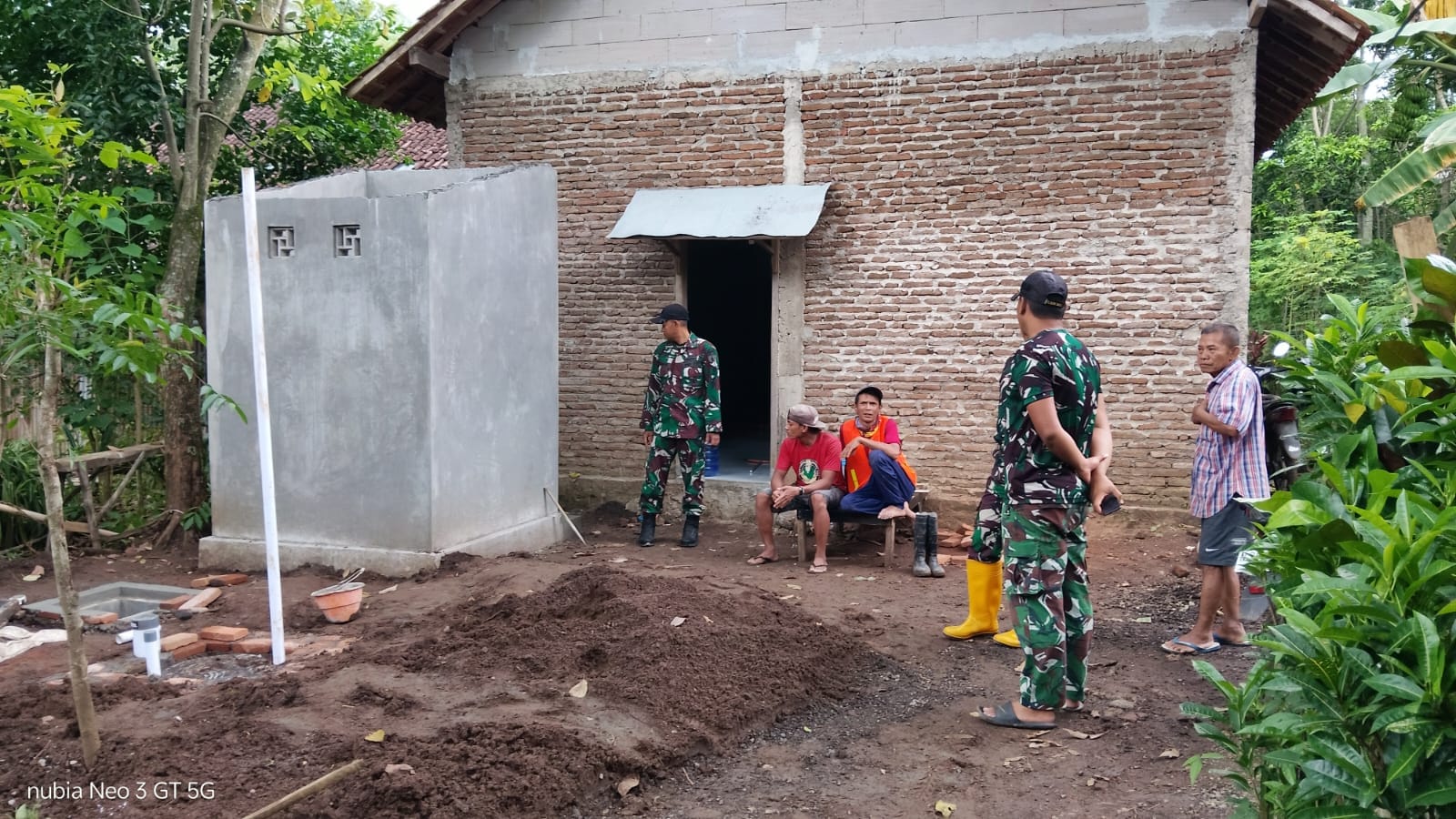 Pembangunan Sanitasi Milik Holifah di Dusun Ledok Capai 80 Persen, TMMD Ke-128 Tingkatkan Kesehatan Warga