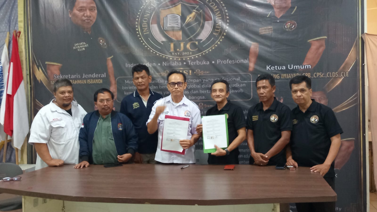 IJC dan GPIB Tandatangani Mou Program Donasi 1000 Pasang Sepatu untuk Anak Papua