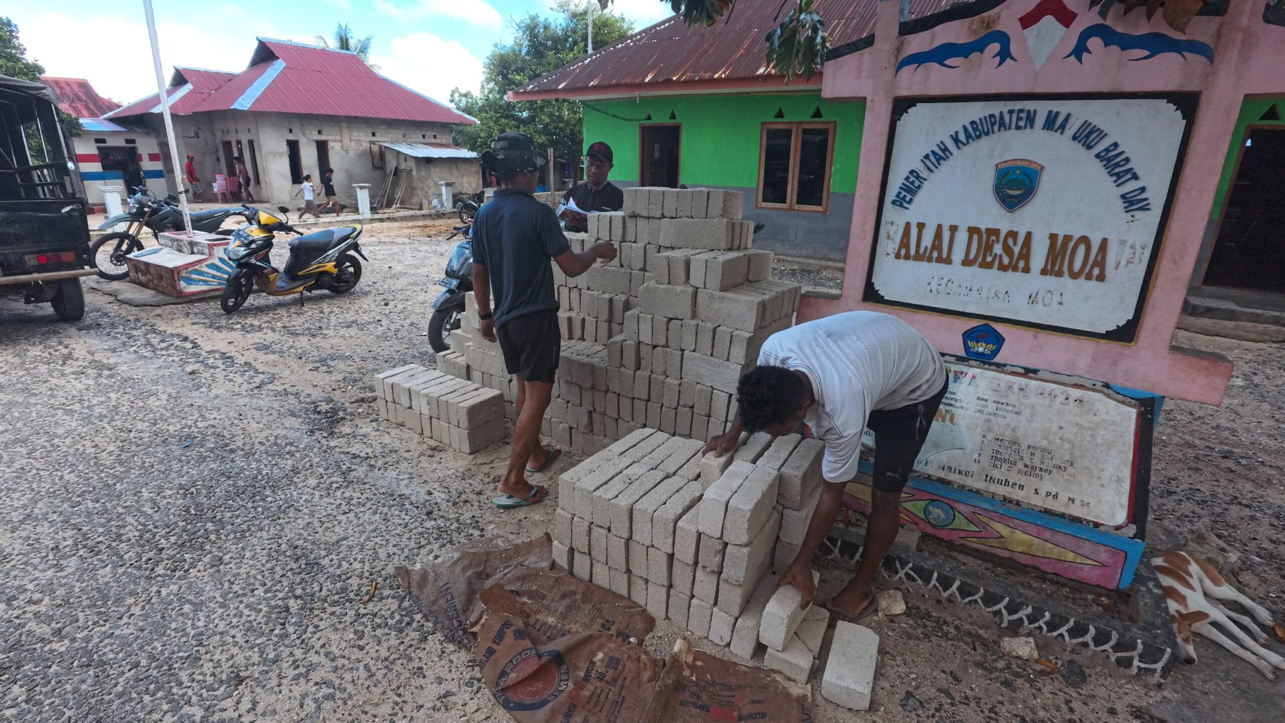 Ratusan Kubik Bata Ringan Sudah Berada di Lokasi