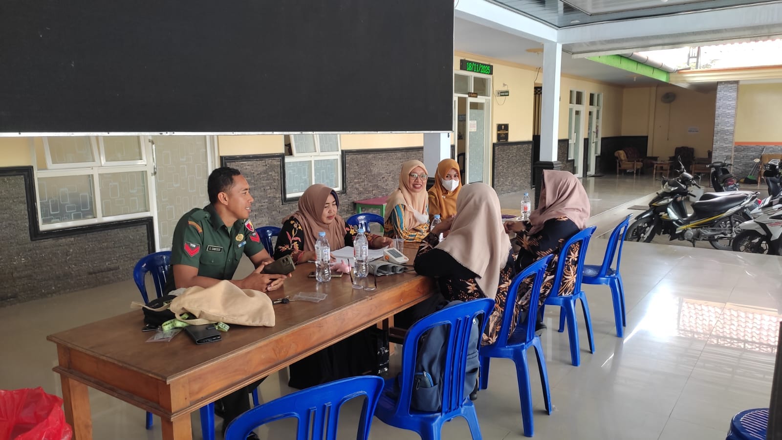 Koptu Eko Komsos dengan Perangkat Desa Pulogedang