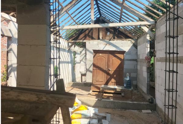 Atap Rumah Ibu Saelah Terbongkar, Satgas TMMD ke-129 Perkuat Struktur Demi Hunian Layak