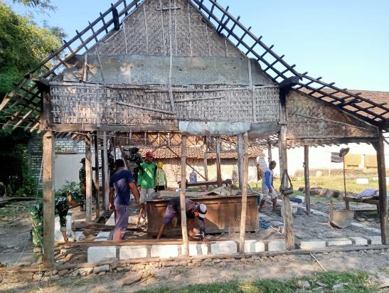 Dinding Bambu dan Lantai Tanah Tinggalkan Masa Lalu, RTLH Bapak Kardo Menuju Rumah Lebih Kokoh