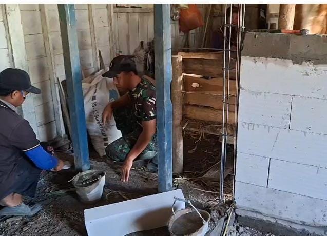 Gotong Royong TNI dan Warga Berlanjut, Hebel Terpasang dan Gawang Rumah Diperkuat