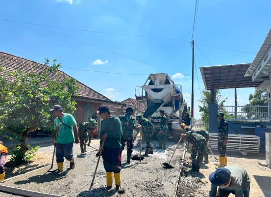 Jalan Beton untuk Kemajuan Desa, Satgas TMMD Terus Perkuat Infrastruktur Kesongo