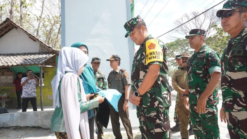Membangun Budaya Hidup Sehat melalui Kolaborasi TMMD ke-129 LAMONGAN , PKK, dan KKN.