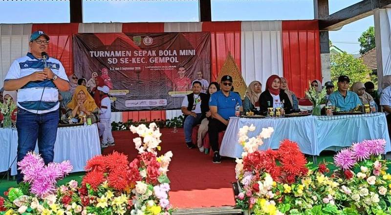 Ketua DPRD Samsul Hidayat Resmi Buka Turnamen Sepak Bola Mini Antar SD, Jaring Bibit Atlet Berkarakter